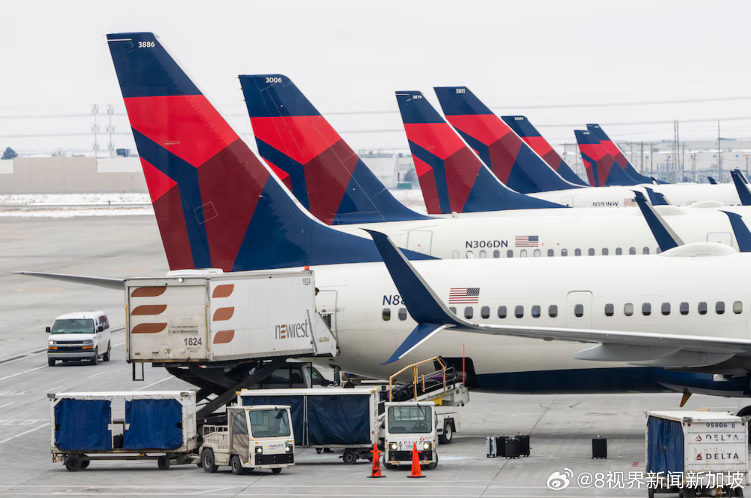 美国航空客机紧急返航，惊魂时刻及应对措施揭秘